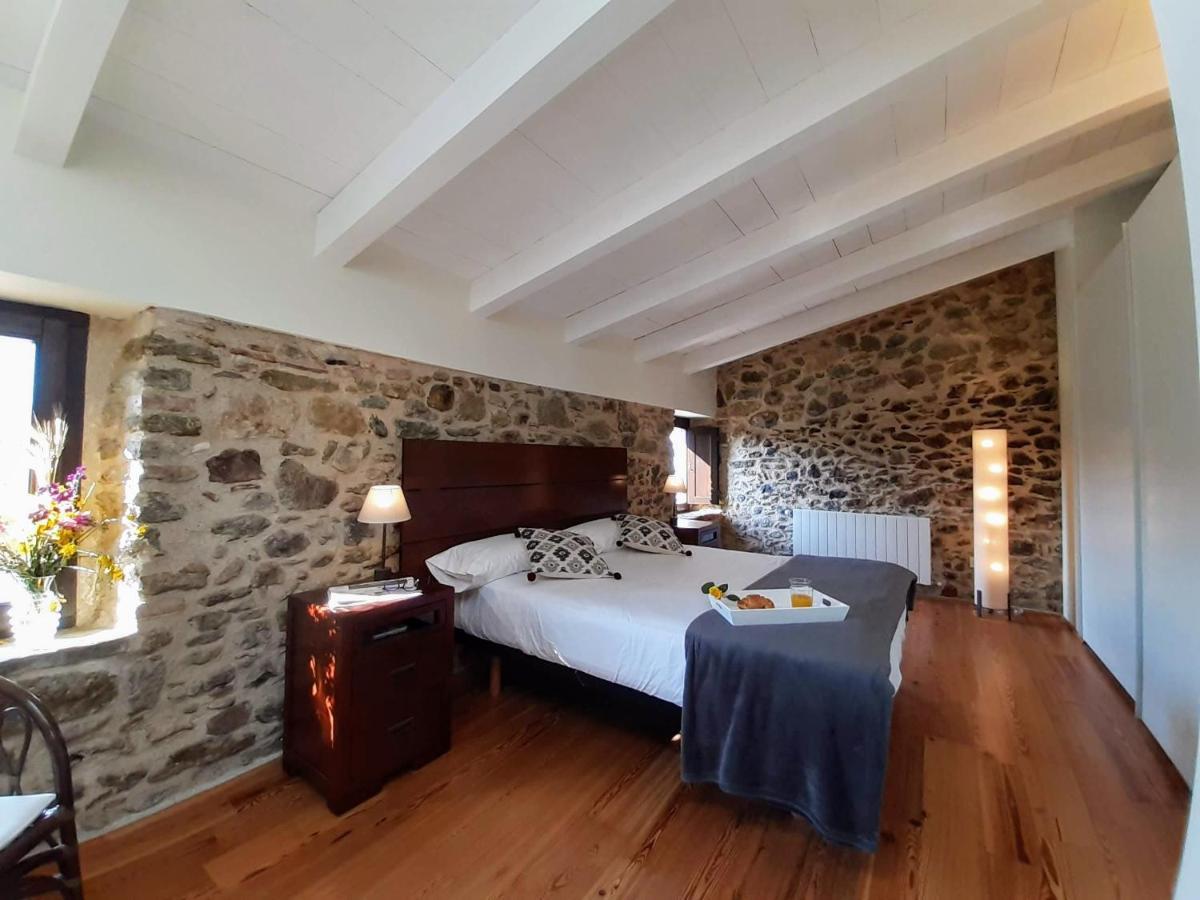 Monells - Casa Rural - Can Felip ภายนอก รูปภาพ